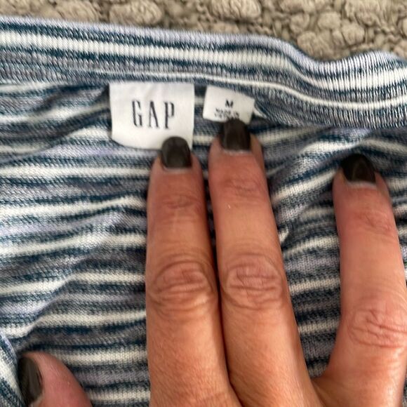 GAP Long Sleeve Top. Women’s Size Medium - Picture 5 of 7